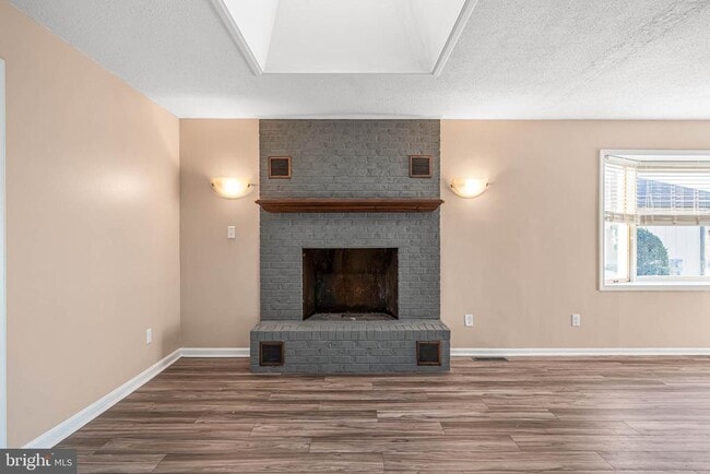 Building Photo - 521 Harbor Rd