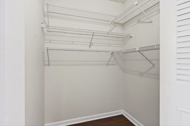 Building Photo - ONE BEDROOM ONE BATHROOM! WATERFRONT COMMUNITY!! W/D!