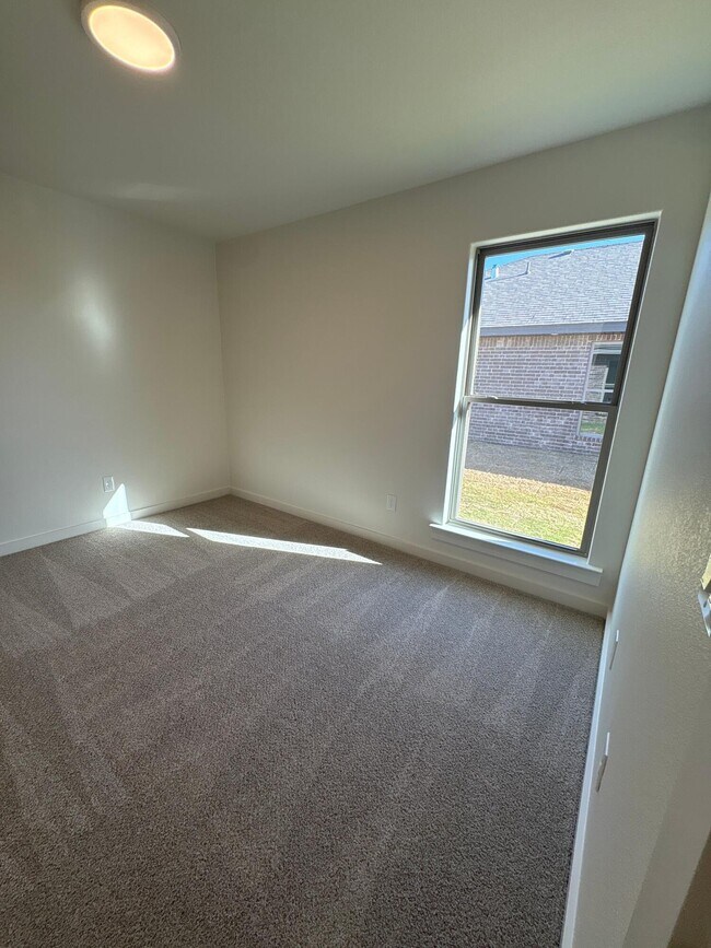 Building Photo - 6312 Virginia Ave