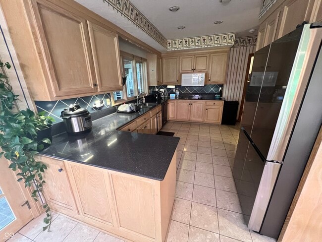 Building Photo - 9628 Summerlakes Dr