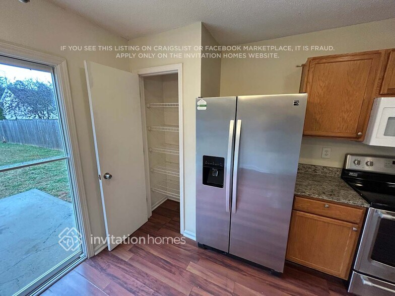 Building Photo - 547 Tribune Dr