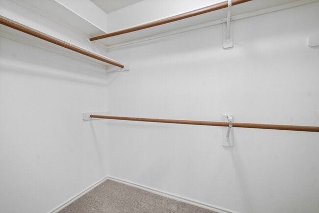 Building Photo - 122 S Walden Elms Cir