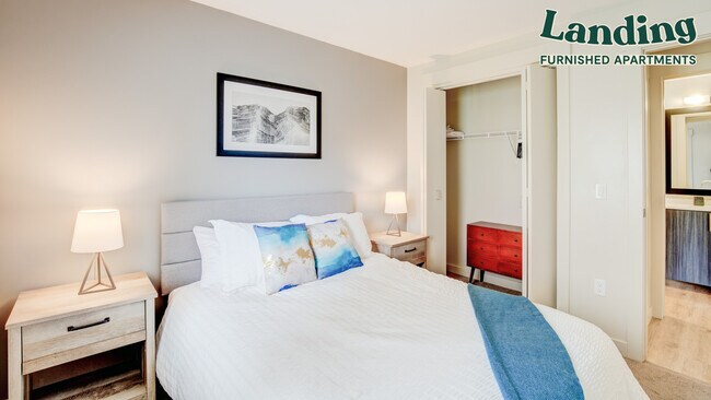 Building Photo - 159 E Midvillage Blvd