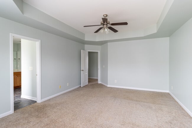 Building Photo - 2047 Sinclair Trce