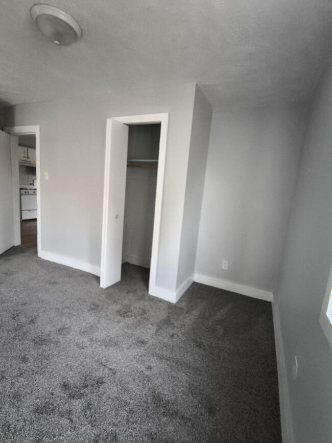 Building Photo - Cozy 3 Bedroom in Southside Council Bluffs!