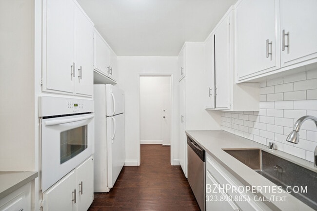 Building Photo - 105 S Orlando Ave