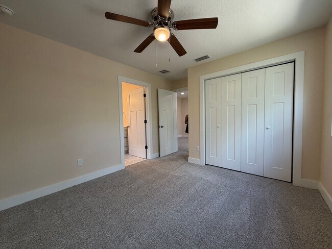 Building Photo - 4409 NW 31st Ave