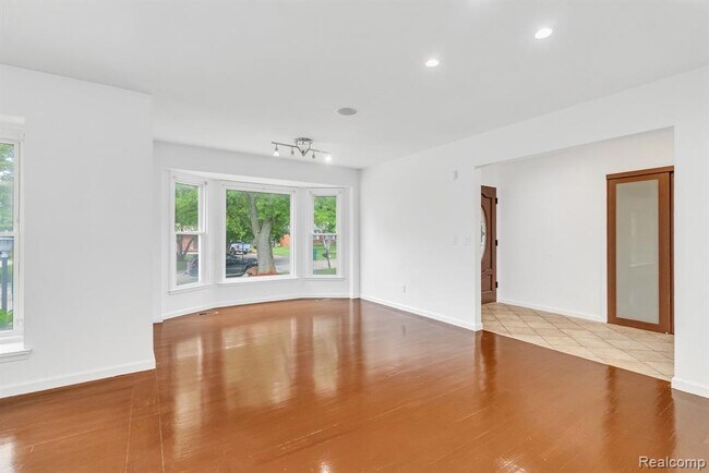 Building Photo - 36939 Heatherton Dr
