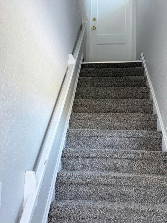 Building Photo - 934 Alhambra Rd