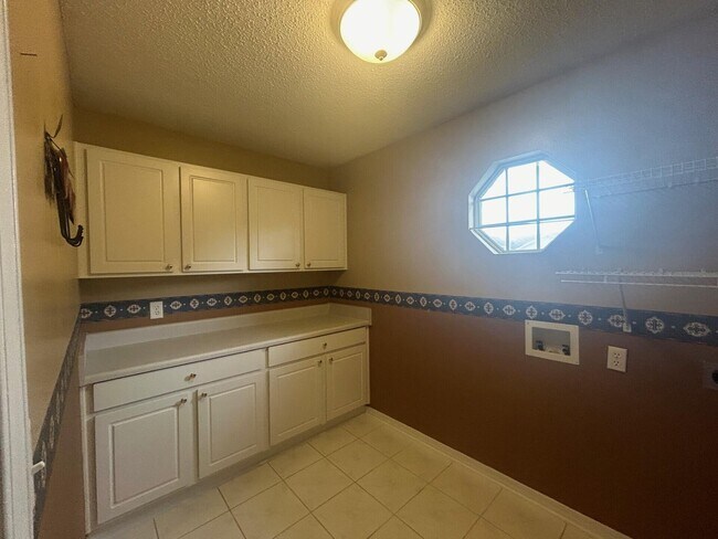 Building Photo - 1267 Jefferyscot Dr