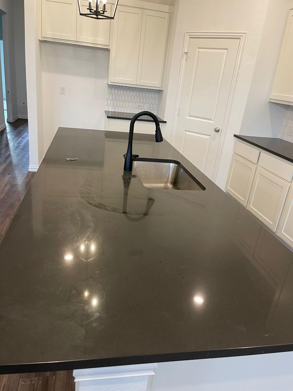 Building Photo - 2207 Primrose Trl