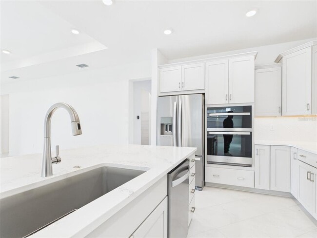 Building Photo - 7216 SW 58th Pl