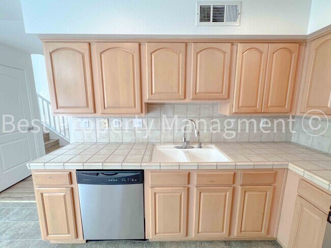 Building Photo - 3 Bedrooms/ 3 Bathrooms; 1,720 Square Foot...