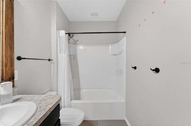 Building Photo - 11176 Leland Groves Dr