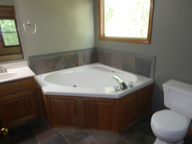 Building Photo - Beautiful home off Chapel Hill Rd