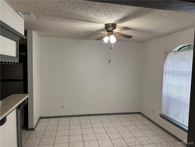 Building Photo - 4705 Savannah Dr
