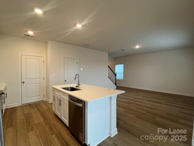 Building Photo - 1432 Wildflower St