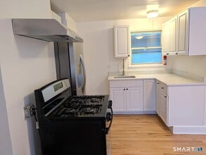 Building Photo - 64 Liberty St