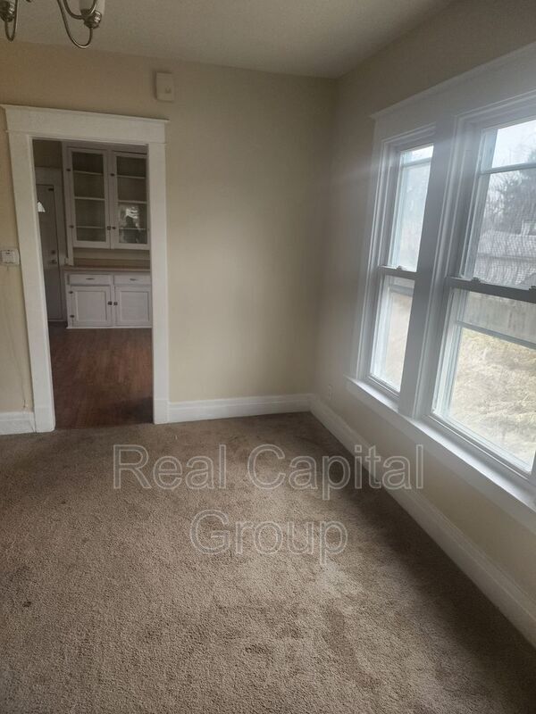 Building Photo - 245 Adams St