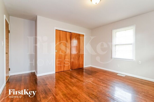Building Photo - 145 Oleta Dr