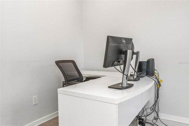 Building Photo - 105 Island Way