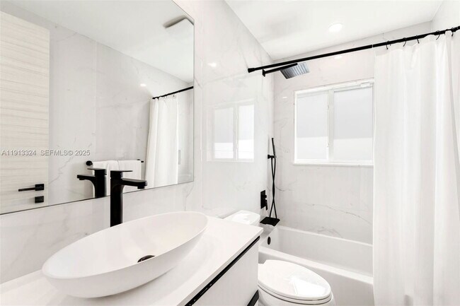 Building Photo - 45 Palermo Ave