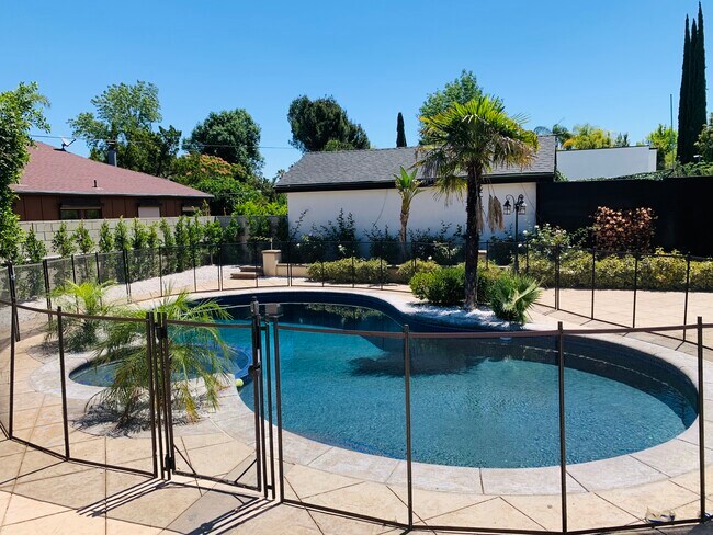 Building Photo - 5148 Otis Ave