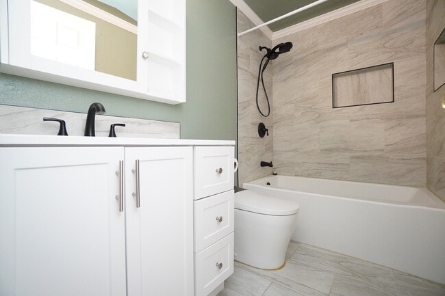 Building Photo - 2569 Camden Ln