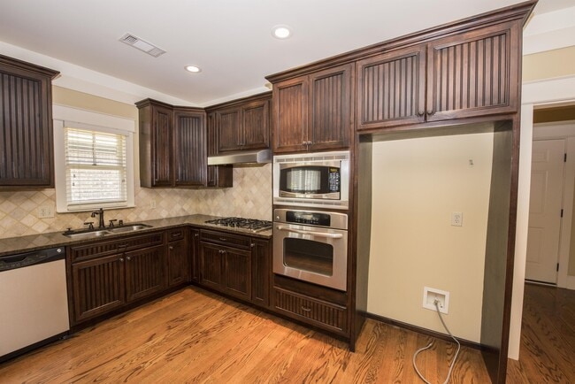 Building Photo - 987 Starr Ct