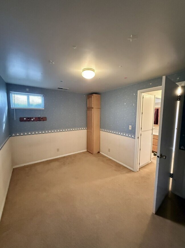 Building Photo - Charming 4-Bedroom Home in the Heart of Ce...