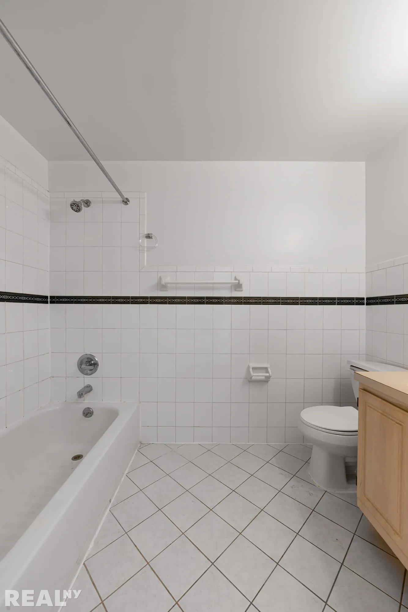 Building Photo - 394 E 8th St