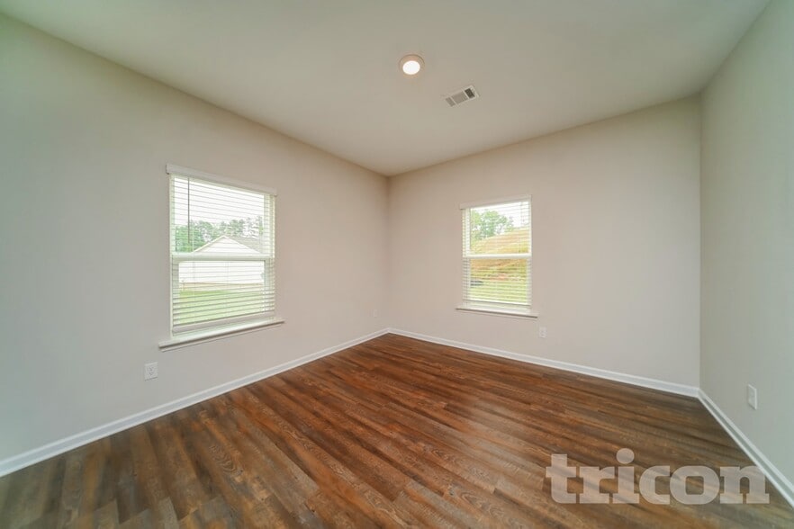 Building Photo - 966 Minden Terrace