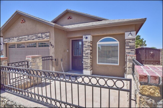 Building Photo - 703 Joe Rodriguez Dr