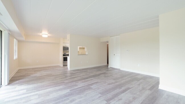 Building Photo - 700 Lee Dr