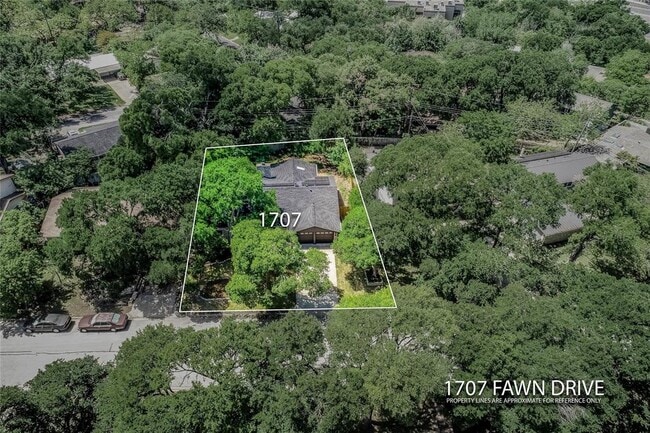 Building Photo - 1707 Fawn Dr