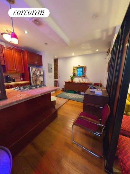 Building Photo - 811 Walton Ave