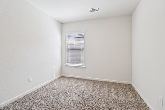 Building Photo - 412 Abram Ave
