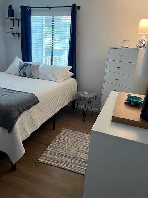 All-Inclusive Furnished 1 Bedroom 1 Bath with Office Center in Bay Club- 2 miles Sullivan's Island - 1481 Center St Ext