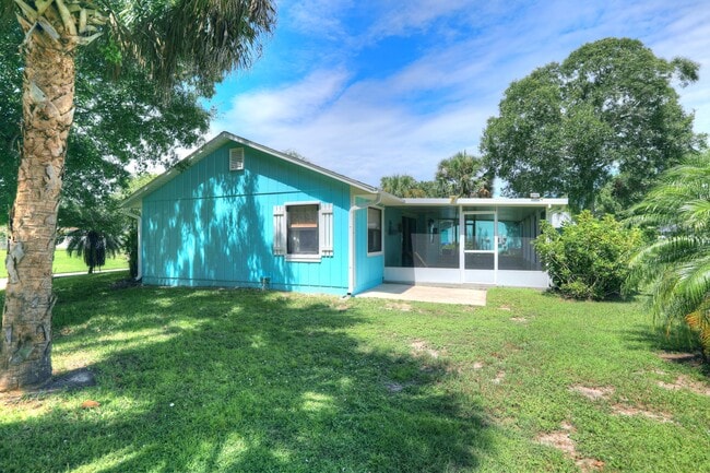 Building Photo - 1690 Seahouse St
