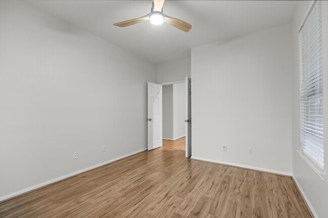 Building Photo - 34 Drifting Shadows Cir