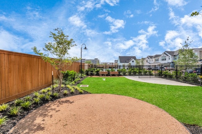 Building Photo - 2717 Ruhman Flds Dr