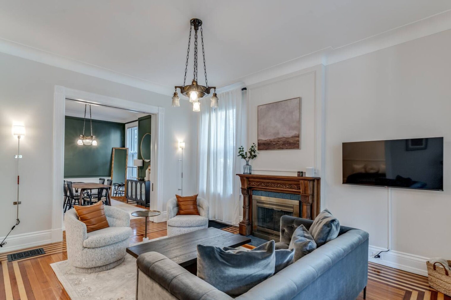 Building Photo - 353 Thrall St