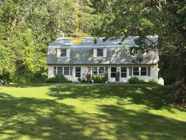 Primary Photo - 4 Linda Ln