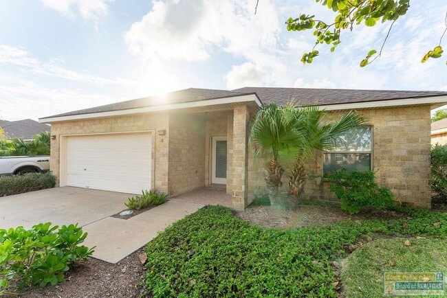 Building Photo - 18 Torrey Pines Dr