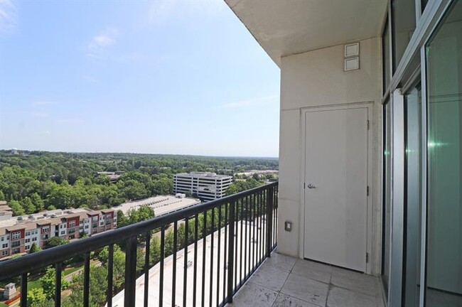 Building Photo - 4561 Olde Perimeter Way