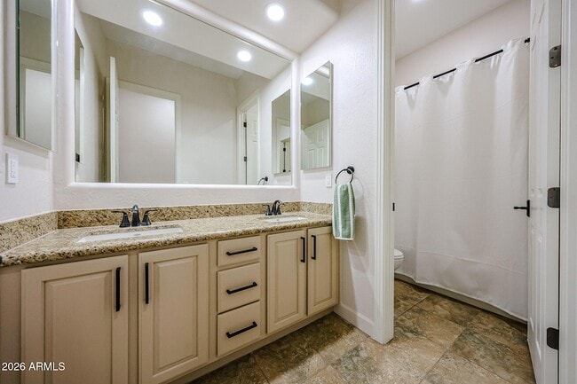 Building Photo - 14383 W Monte Vista Rd