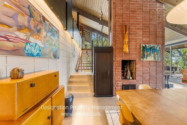 Building Photo - 1716 Putney Rd