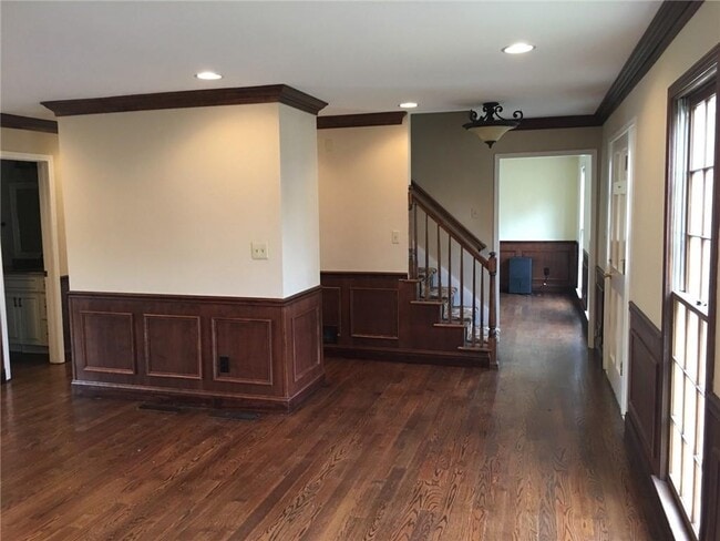 Building Photo - 310 Milesford Ct