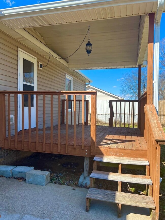 Building Photo - AVAILABLE NOW! 3 Bedroom, 2 Bath Home off Needmore Road