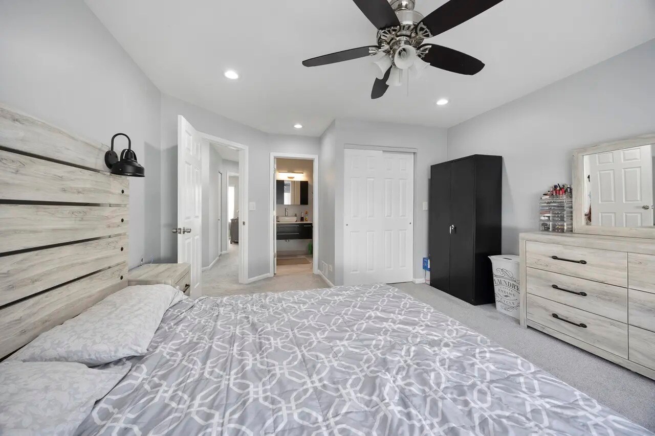 Building Photo - 9411 Harrison St